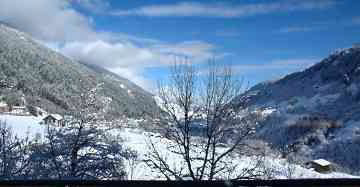 2.5 rooms Apartment to buy in Disentis/Mustér - image 1/12