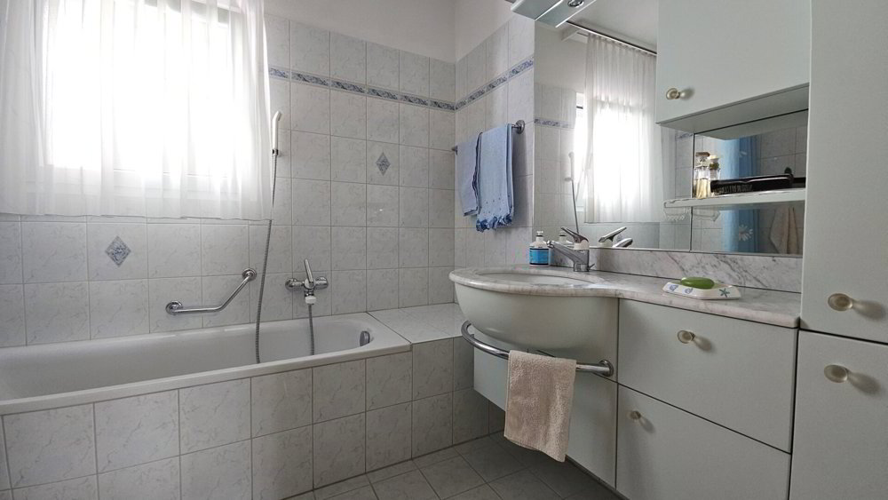 4.5 Zimmer Wohnung zum verkaufen in Arbedo - Bild 1/15