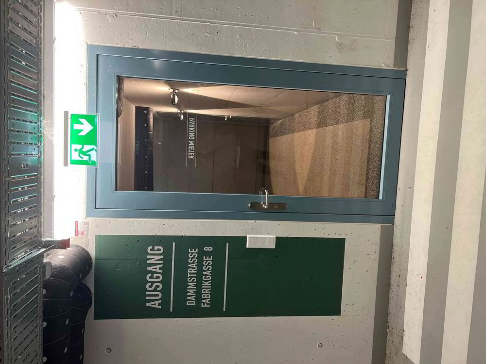 null rooms Car park, garage for rent in Horgen - image 1/2