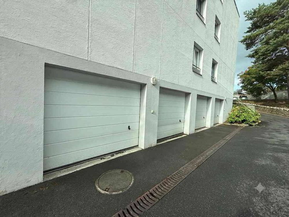 Lutry – Spacieux garage-box fermé de 18 m² à louer