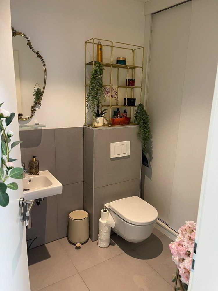 Commercial space in a recent building - Mehr