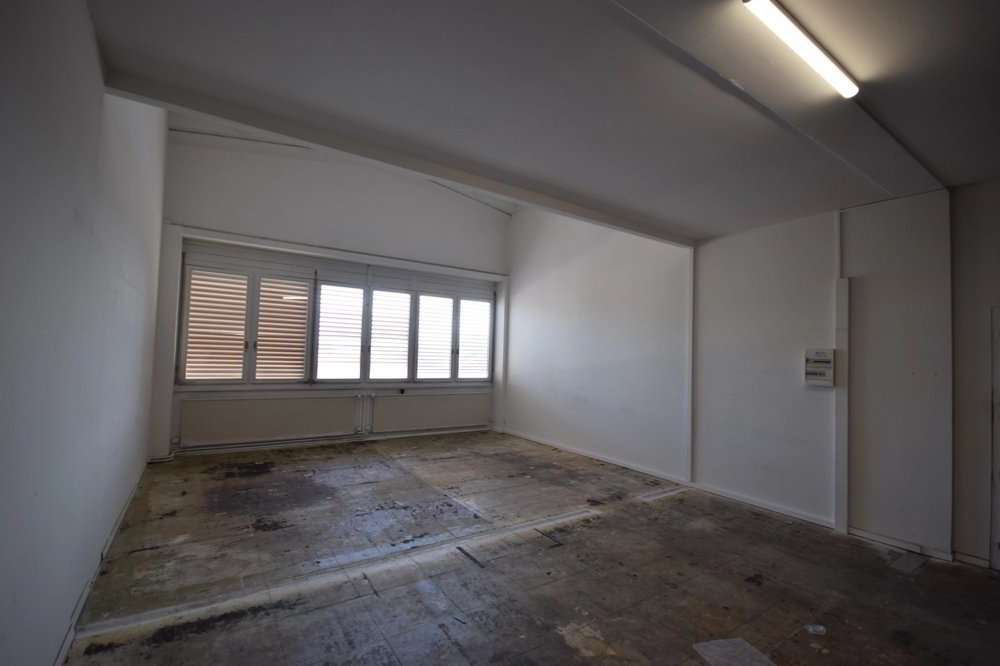 A LOUER - Local Industriel d'env. 64 m² à Meyrin en zone FTI - Ansicht 3