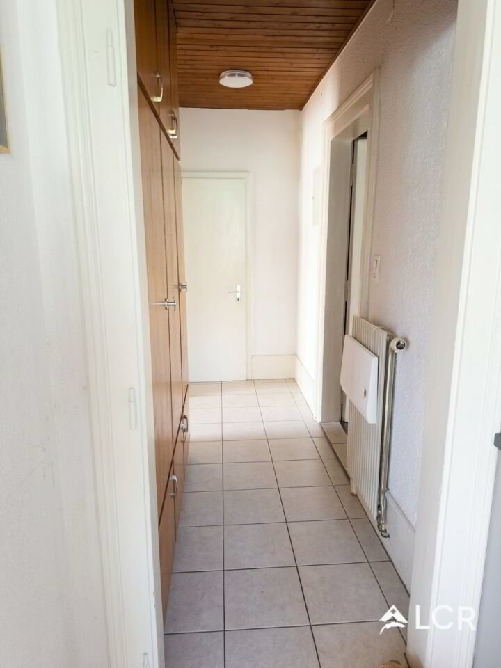 4 rooms Apartment for rent in Courfaivre - image 1/8