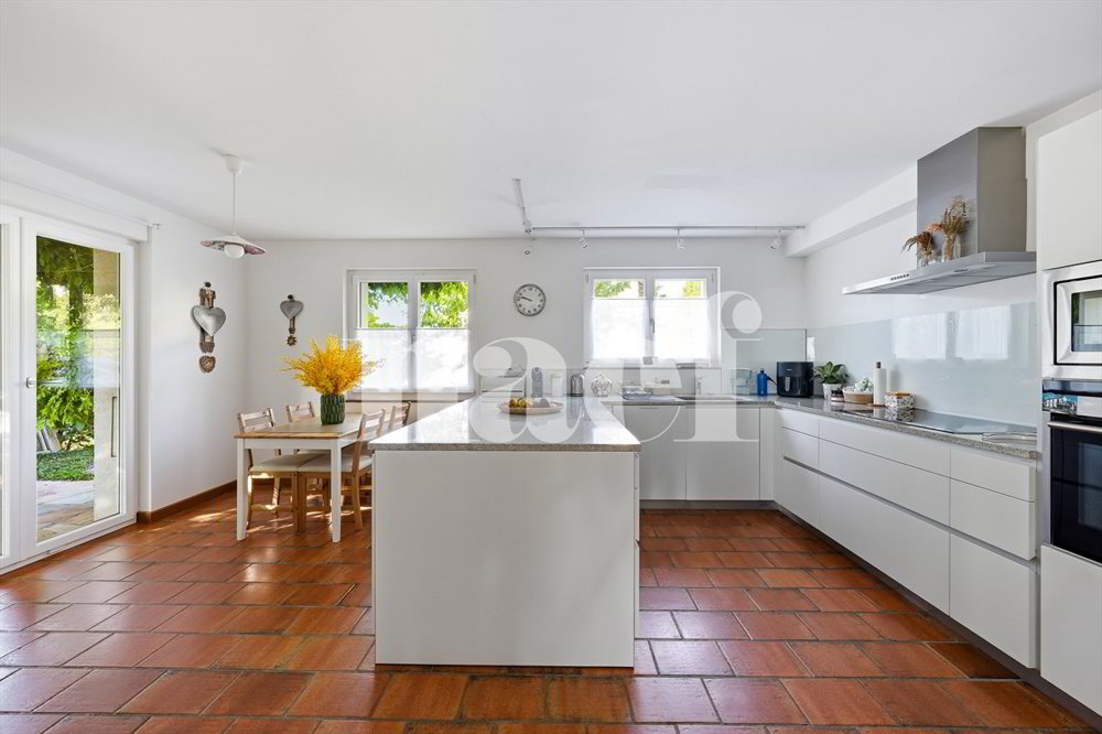 6 Zimmer Haus zum verkaufen in Luins - Bild 1/4