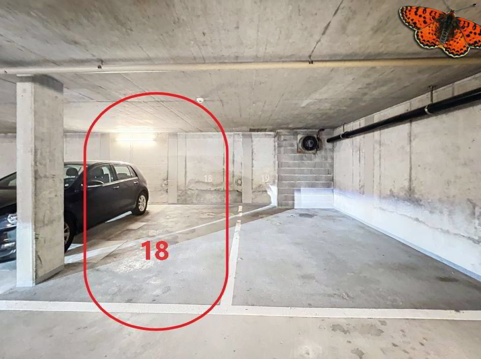 FRIBOURG – Parkplatz Auto Innenraum - Ansicht 2