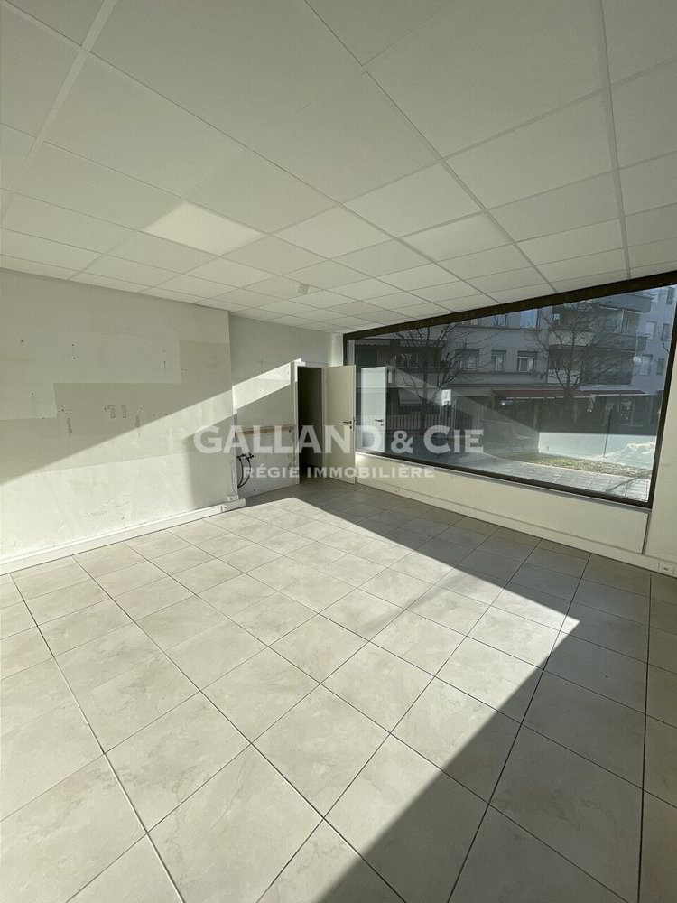 Bureau & Commerce null pièces à louer à Lausanne - image 1/8