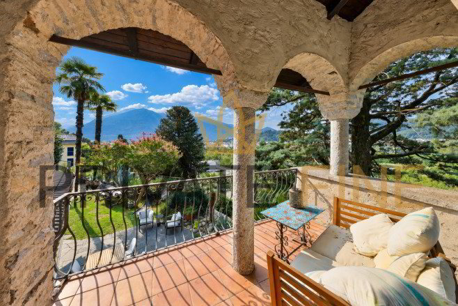 Casa di 10 locali in vendita a Locarno - immagine 1/6