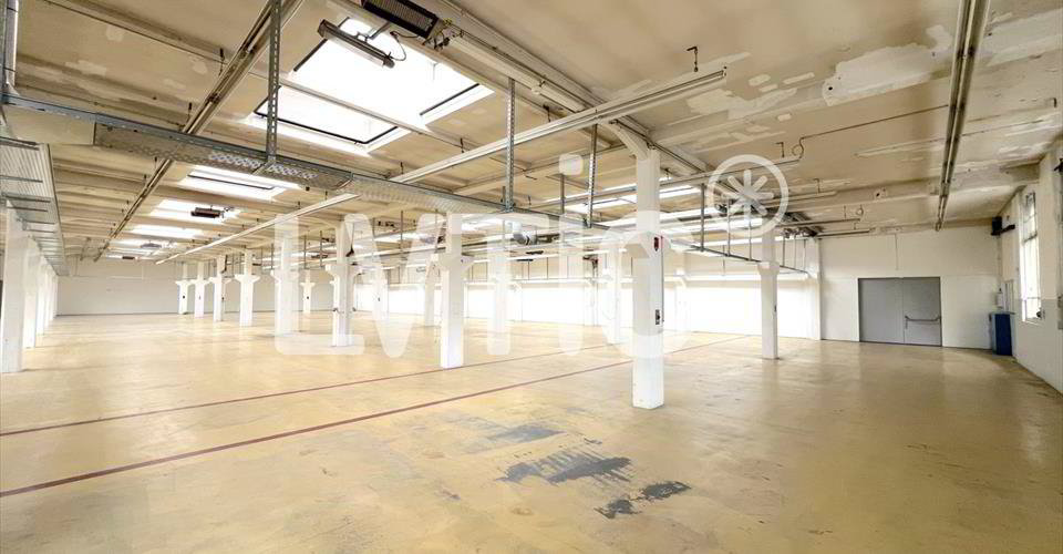 Ateliers, dépôts, locaux de 1370 m² à louer à Cossonay - Ansicht 2