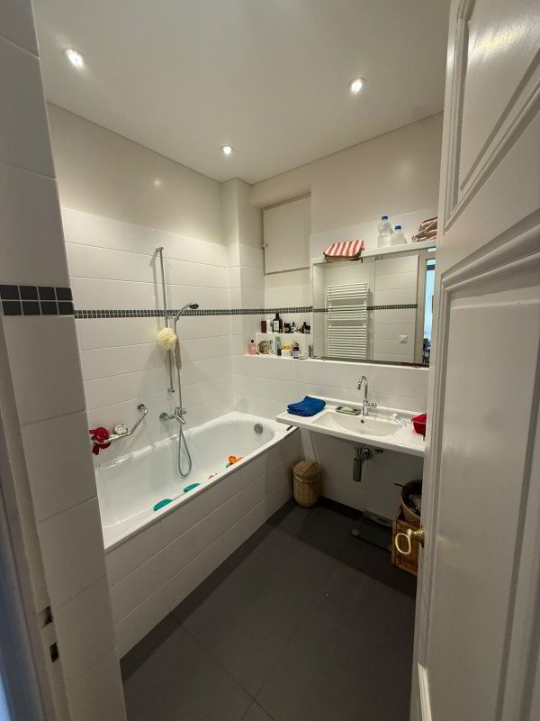 8 rooms Apartment for rent in Genève - image 1/13