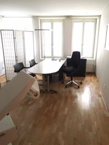 null rooms Office & Commercial for rent in Fribourg - image 1/5
