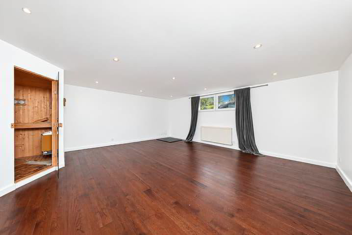 6.5 rooms House to buy in Genolier - image 1/13