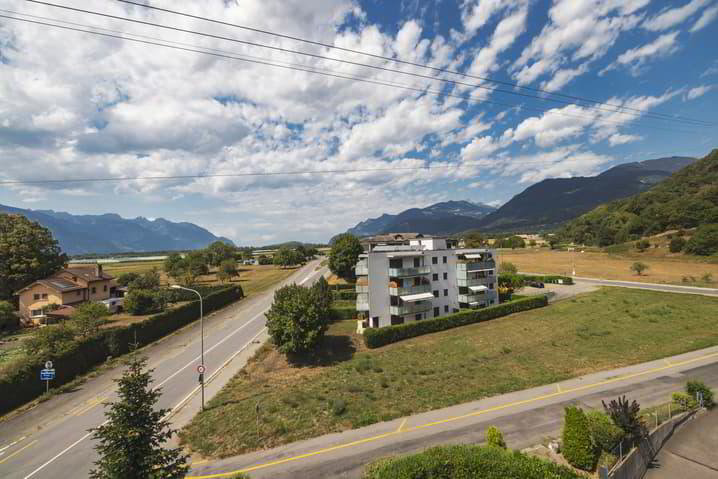 4 rooms Apartment to buy in Bex - image 1/13