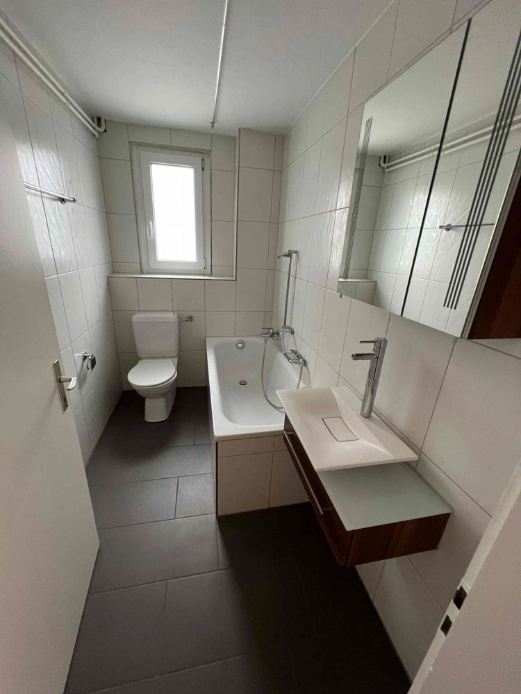 1 rooms Flat-sharing for rent in Saint-Gall - image 1/3