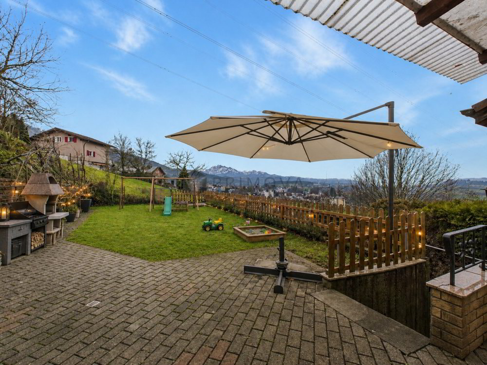 5.5 rooms House to buy in Gisikon - image 1/10