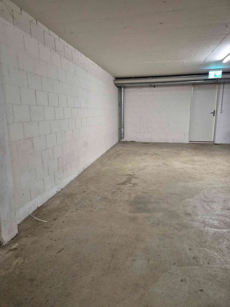 null rooms Car park, garage for rent in Aadorf - image 1/1