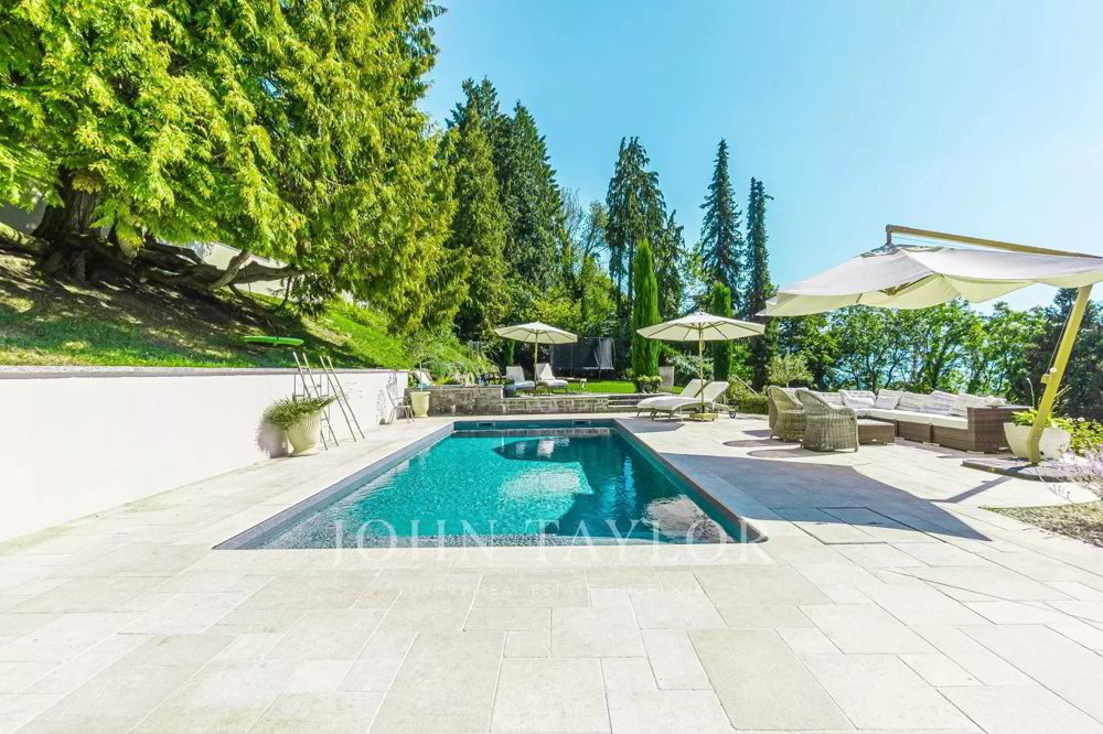 7 rooms House to buy in Montreux - image 1/13
