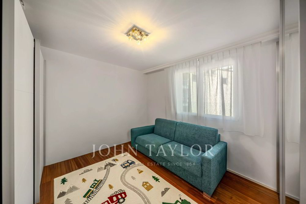 4 rooms Apartment to buy in Montreux - image 1/13