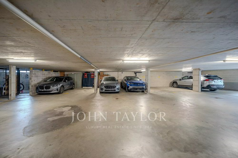 3 rooms Apartment to buy in Chernex - image 1/13