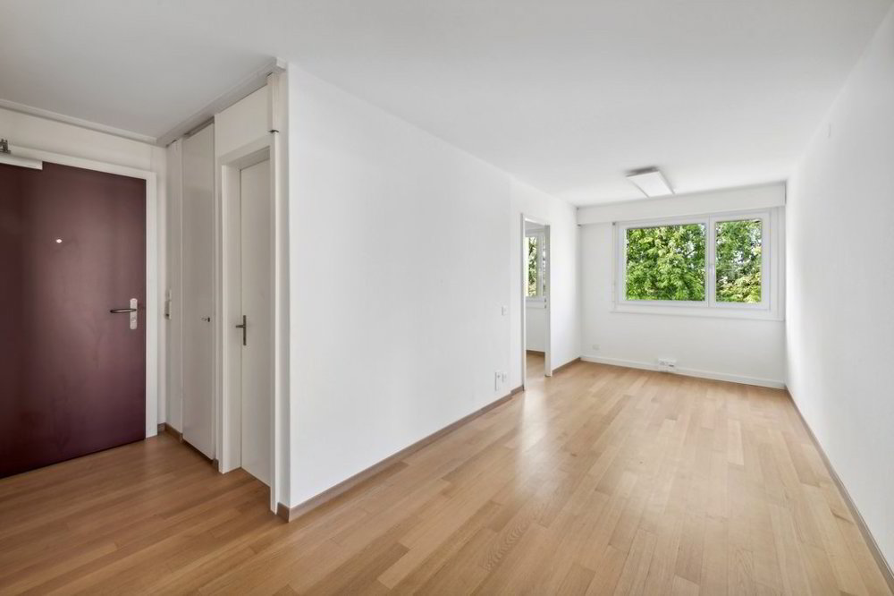 Zentrales Büro mit Balkon - Ansicht 2
