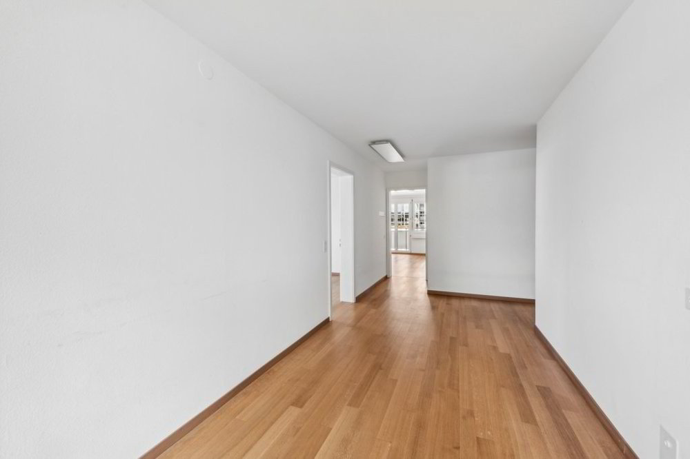 Zentrales Büro mit Balkon - Ansicht 4
