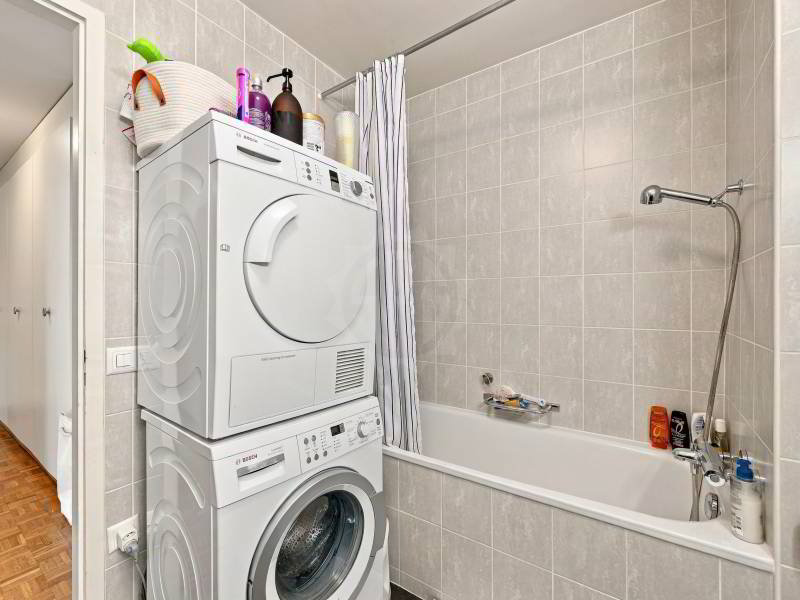 5 rooms Apartment for rent in Corsier GE - image 1/12