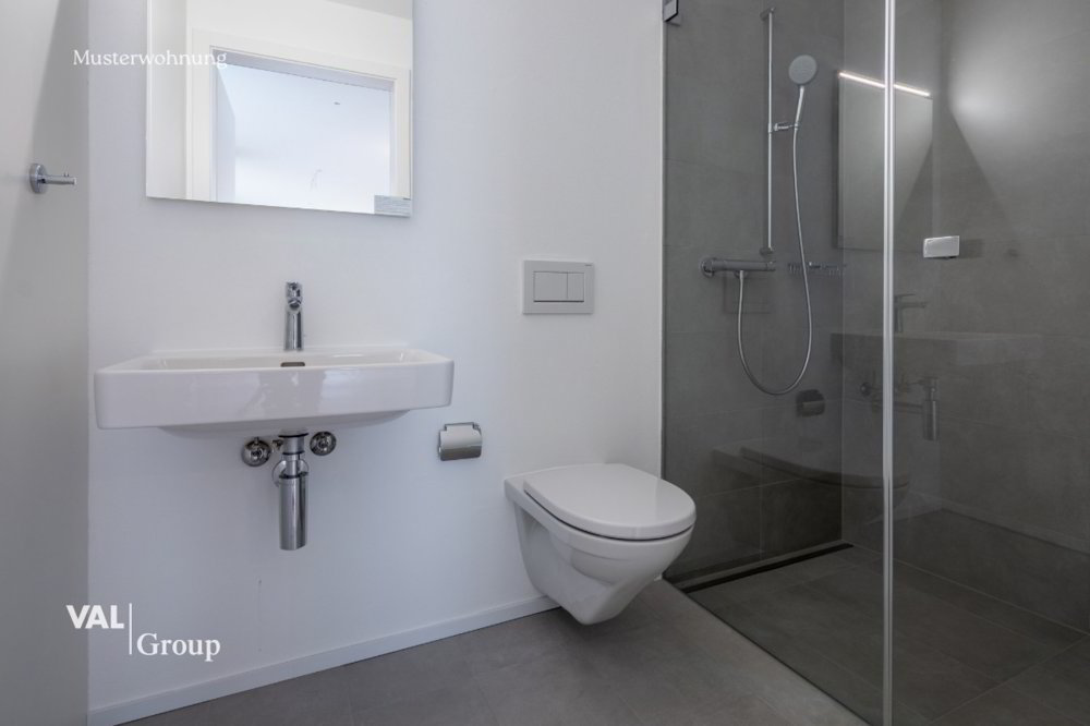 3 rooms Apartment to buy in Turtmann - image 1/8