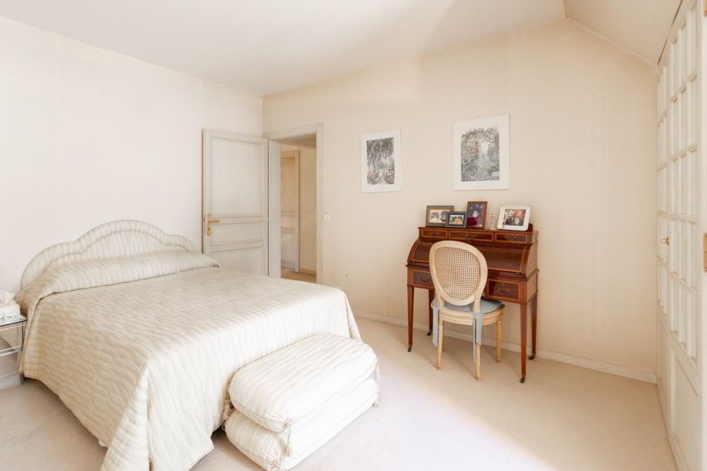 9 rooms House to buy in Conches - image 1/13