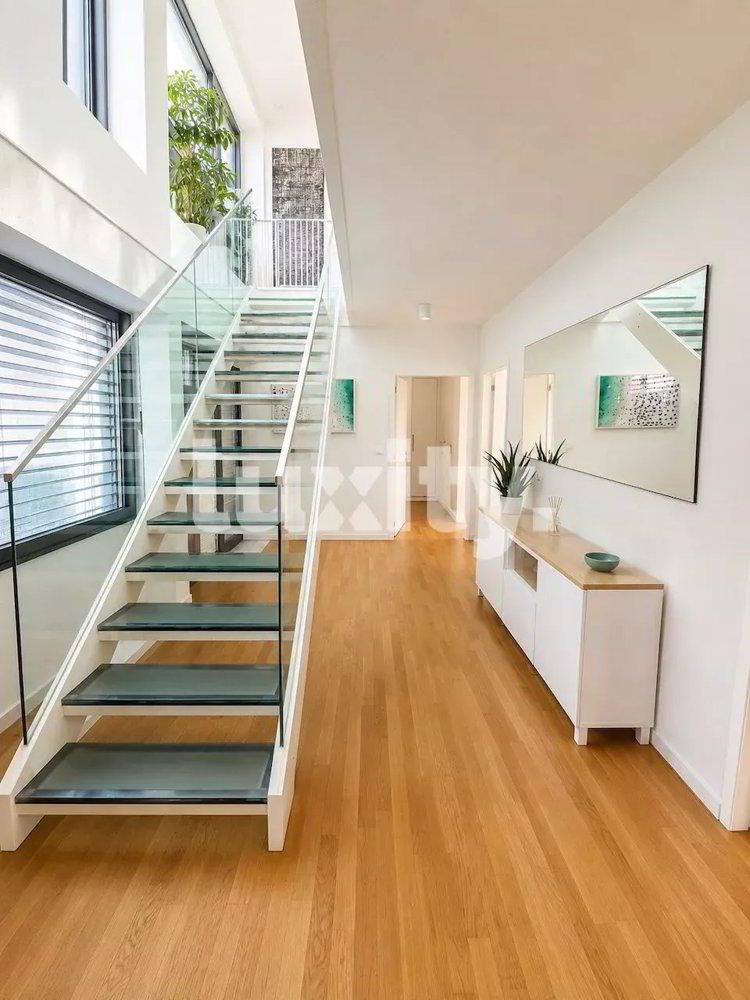 Appartement 6 pièces à louer à Genève - image 1/4