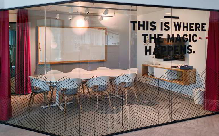 Bureau design pour 15 à Spaces Quartier de l'Étang - Mehr