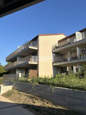 null rooms Car park, garage for rent in Satigny - image 1/1