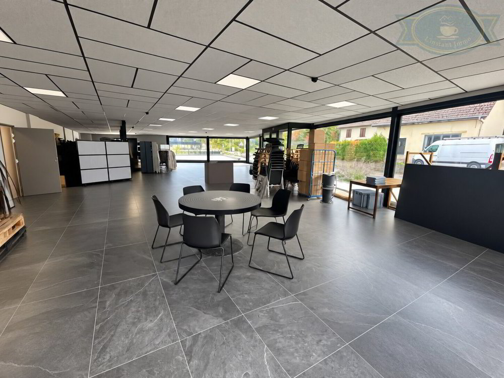 null rooms Office & Commercial for rent in Porrentruy - image 1/4