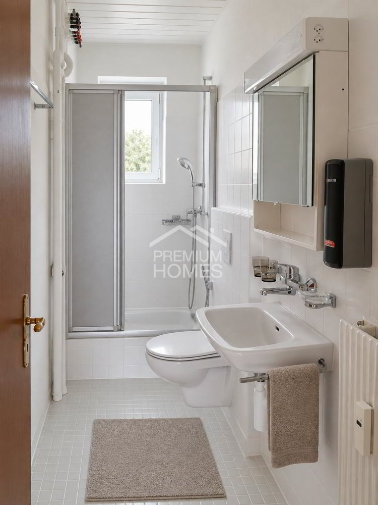 2 rooms Apartment to buy in Tramelan - image 1/4
