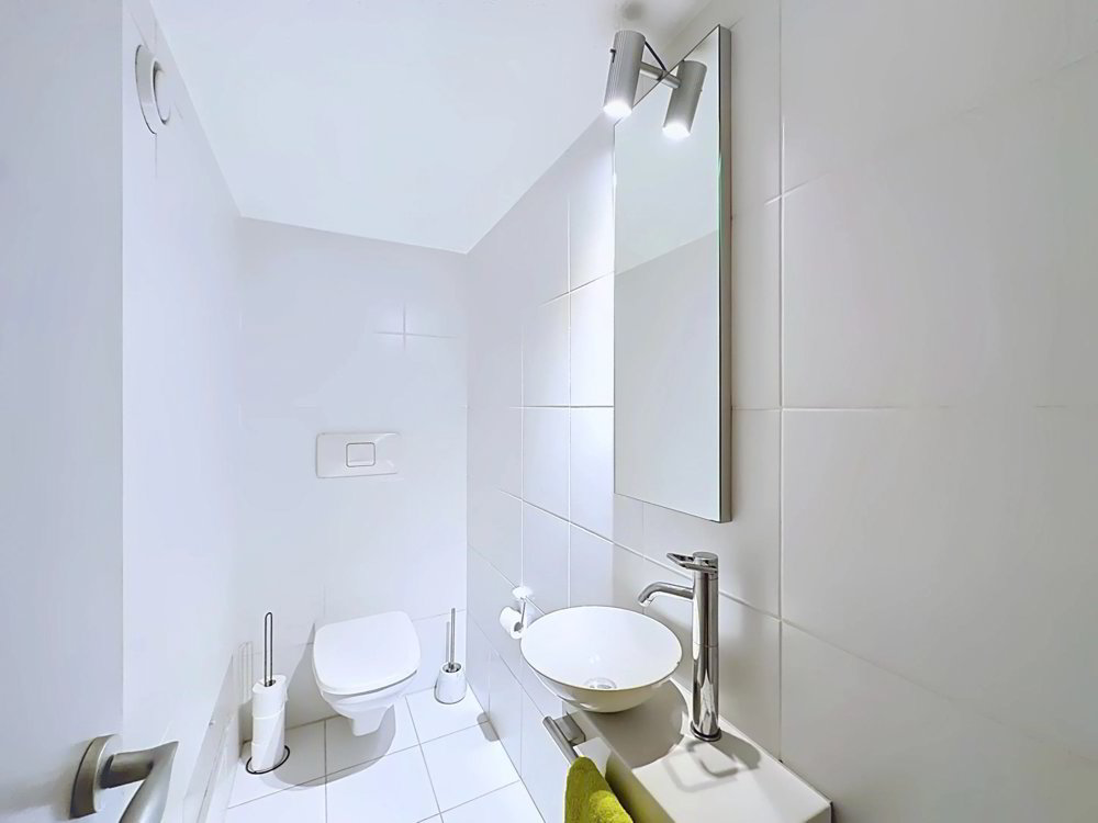 3 rooms Apartment to buy in Lausanne - image 1/10