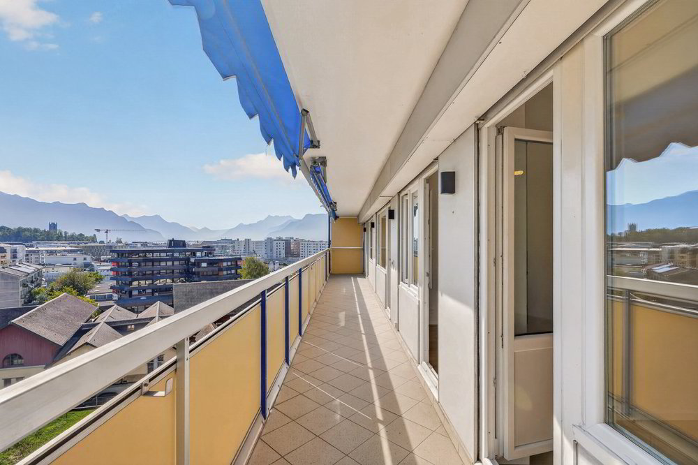 4 rooms Apartment to buy in Vevey - image 1/10