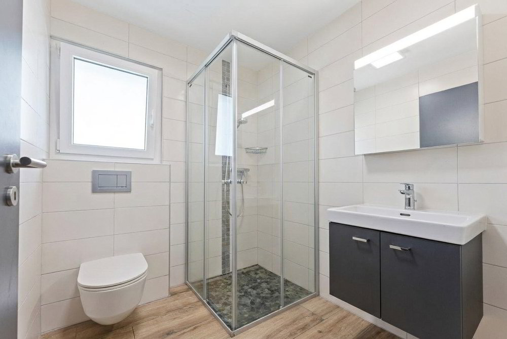 6 rooms House to buy in Salvan - image 1/13