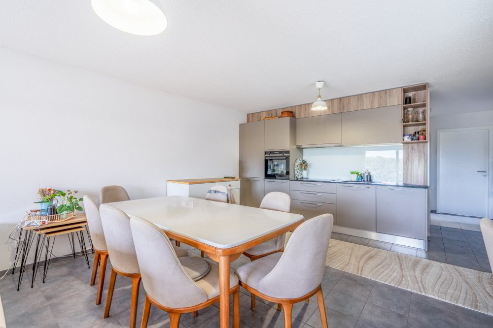 3 rooms Apartment to buy in Grandson - image 1/4