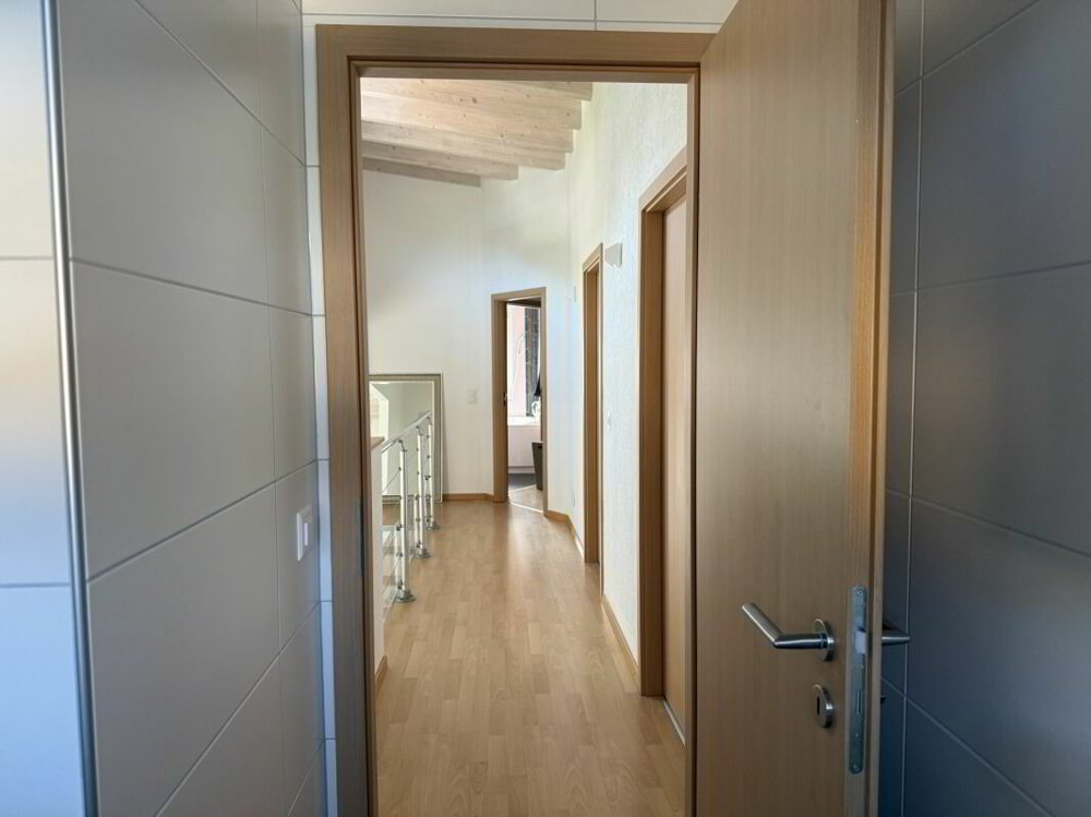5 rooms House to buy in La Roche FR - image 1/13