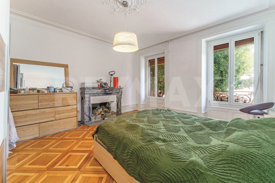 Immeuble de rendement : 2 surfaces commerciales et 4 appartements 3.5 pièces - Mehr
