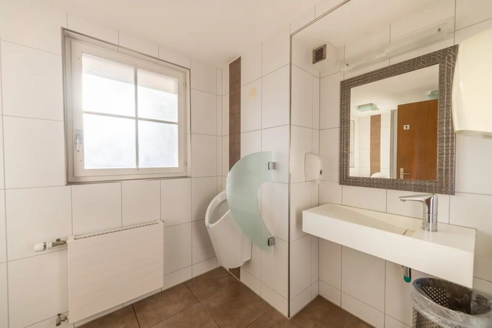 null rooms Office & Commercial to buy in Wiedlisbach - image 1/13