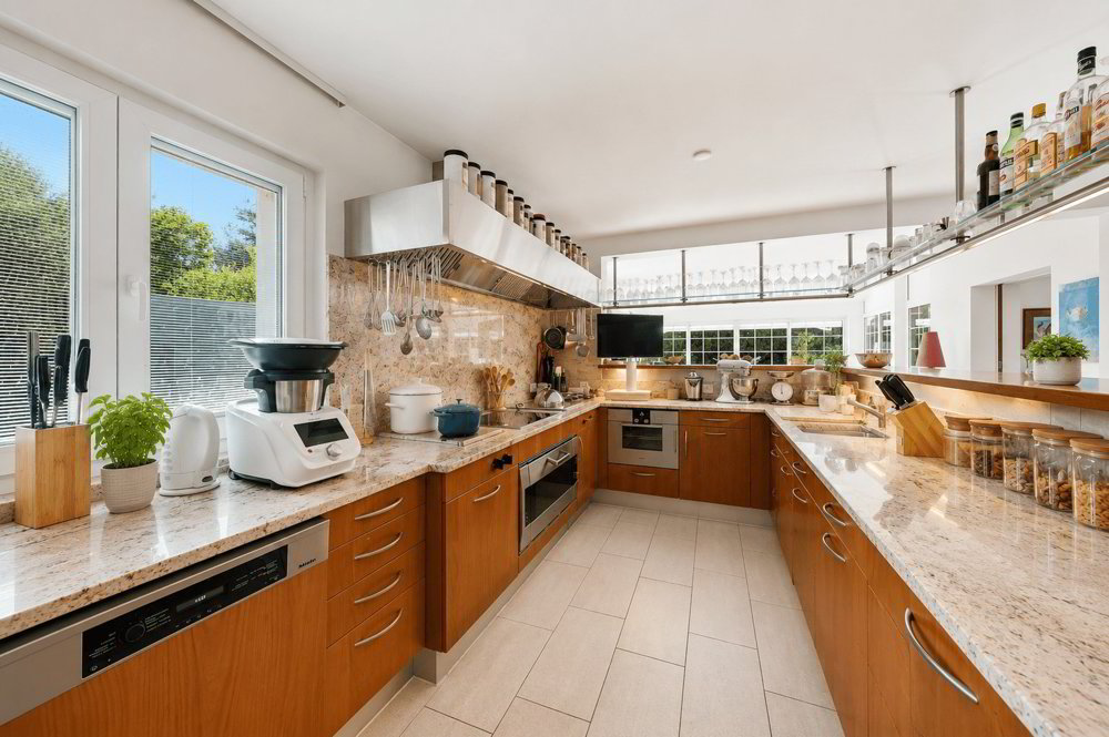 9 rooms House to buy in Lausanne - image 1/13