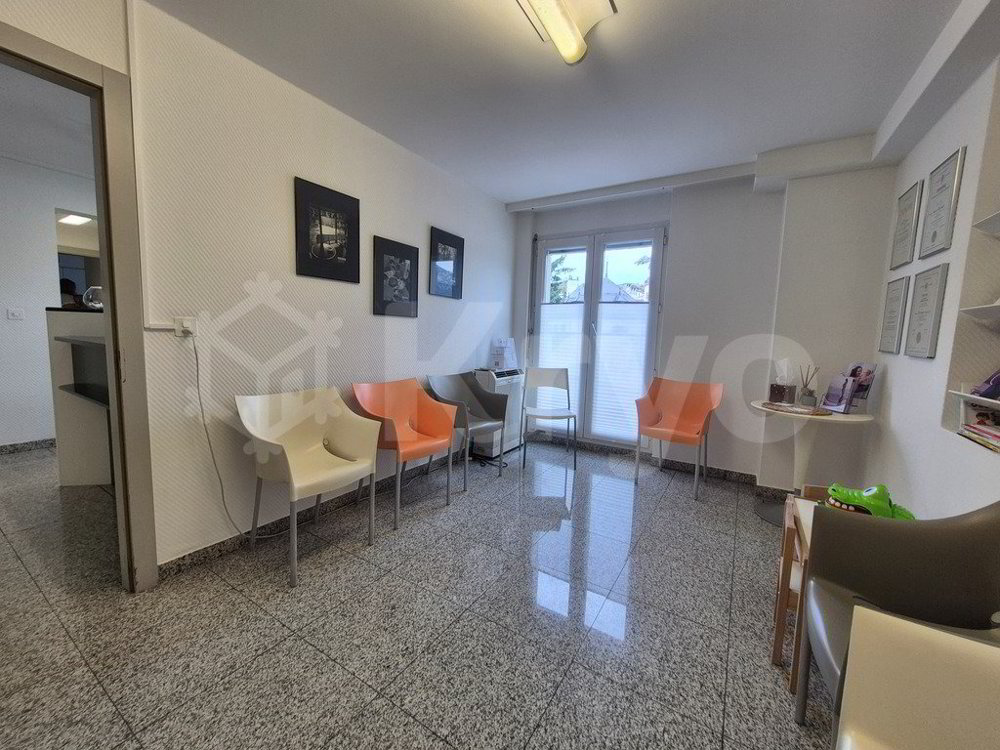 null rooms Office & Commercial for rent in Sion - image 1/10