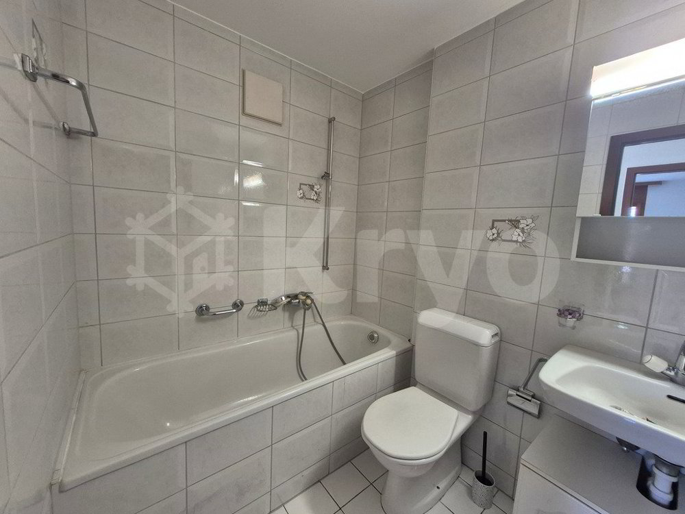 3 rooms Apartment for rent in Conthey - image 1/11