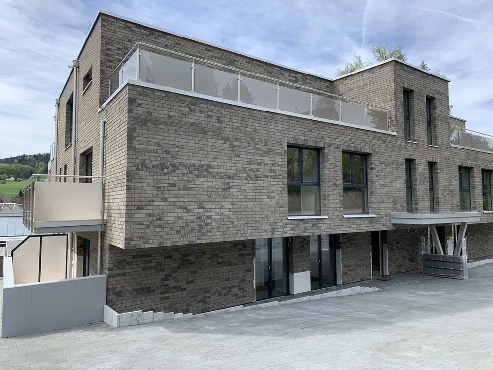 null rooms Car park, garage for rent in Menziken - image 1/1