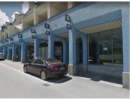 Ladenlokal im Zentrum Obersee mit über 8m Fensterfront in Arosa