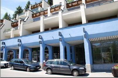 Ladenlokal im Zentrum Obersee mit über 8m Fensterfront in Arosa - Mehr
