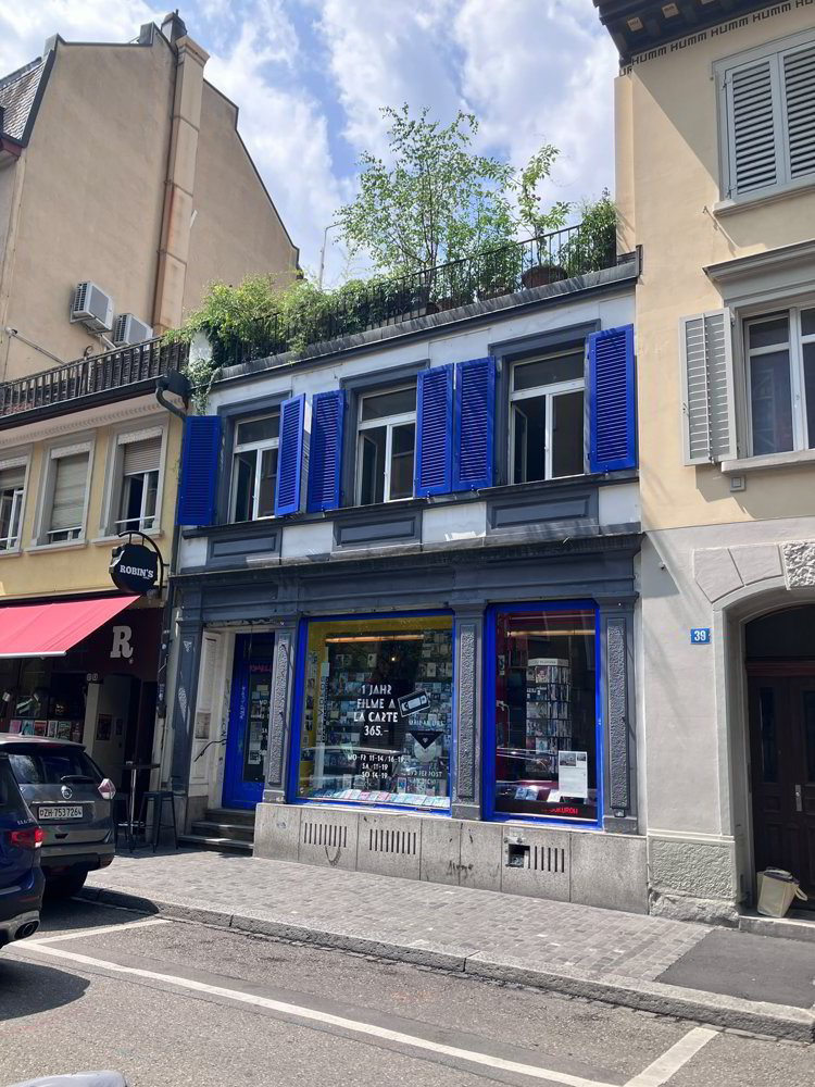 Commercial to rent in Zürich - Mehr