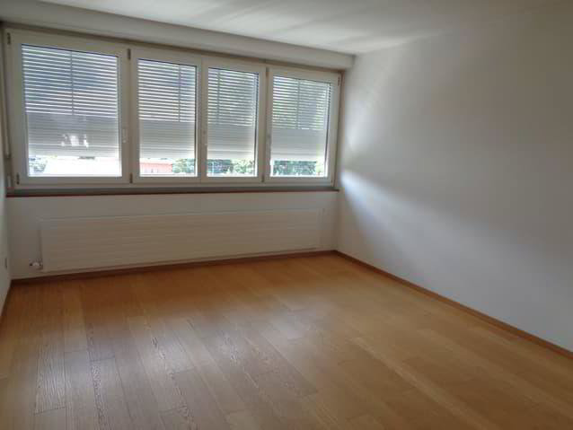 3 rooms Apartment for rent in Moutier - image 1/9