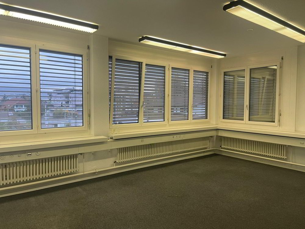 Attraktive Büro- und Gewerbeliegenschaft in Suhr - Ansicht 2