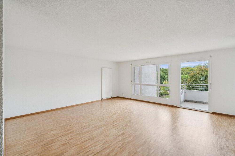4 rooms Apartment to buy in Nyon - image 1/9