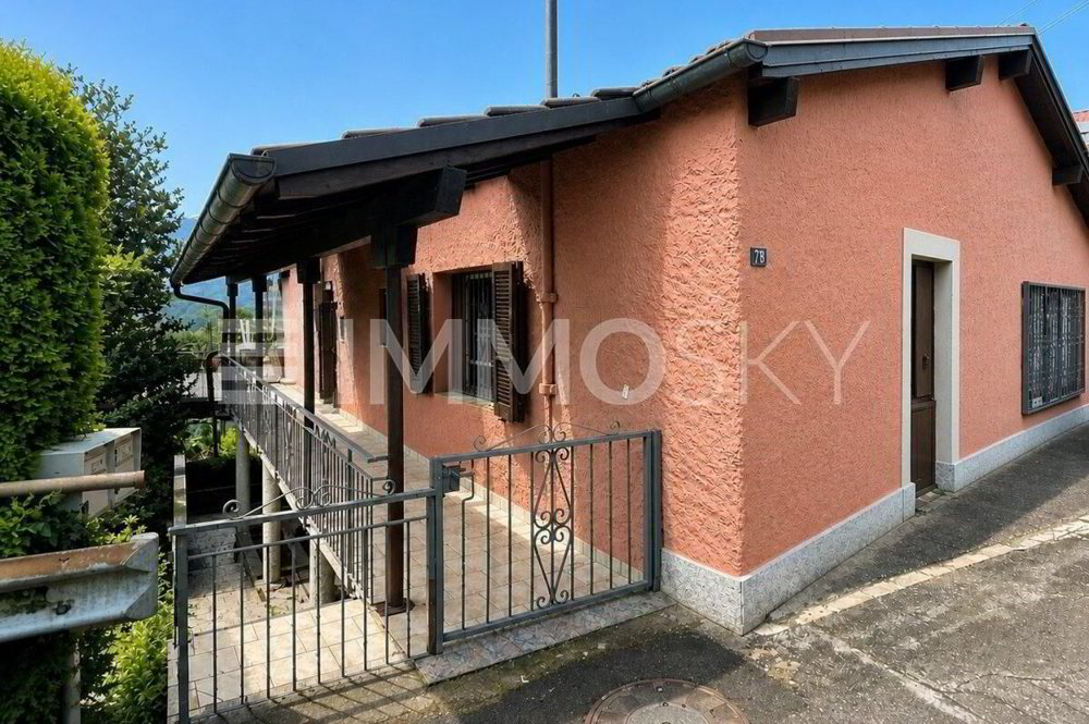 Immeuble d'habitation de 6 pièces en vente à Monteggio - 201 m²